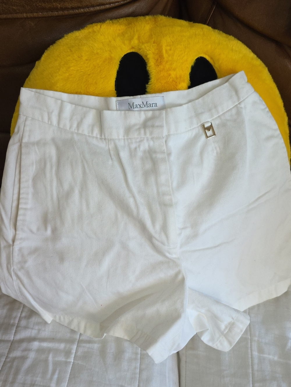 MaxMara White Tailored Women's Shorts with Metal Accent